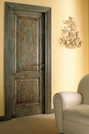 Features of solid wood doors