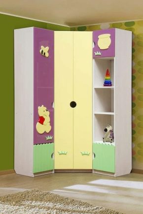 Rohové skříně v dětském pokoji