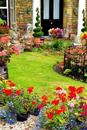 How to make a beautiful flower garden on a private plot?