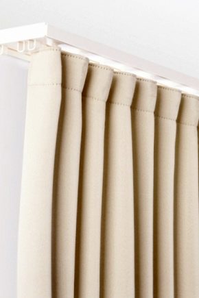 How to choose curtains for curtains under a stretch ceiling?