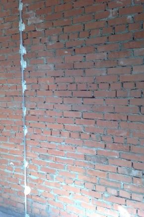 Come intonacare le pareti e il soffitto dei fari?