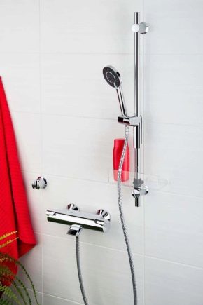 L'appareil et les avantages du thermostatique de douche