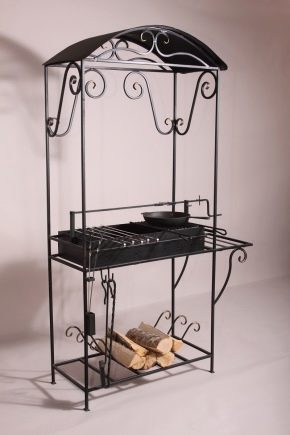 Vertical barbecue: differences and design features