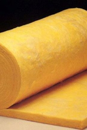 What is the importance of the density of the insulation when choosing a material?