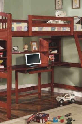 Dětská patrová postel s pracovním koutem - kompaktní verze s psacím stolem