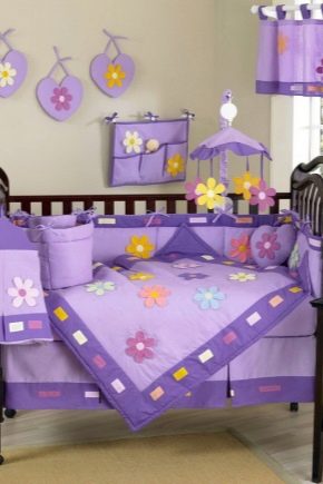 How to choose a bedspread for a baby bed?