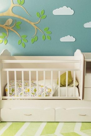 Pătuțuri pentru nou-născuți cu comodă: varietăți de forme și dimensiuni, sfaturi pentru alegere