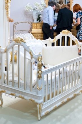 Standard sizes of a crib for newborns and the subtleties of the selection of sleeping linen