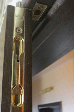 End latches: features and tips for choosing