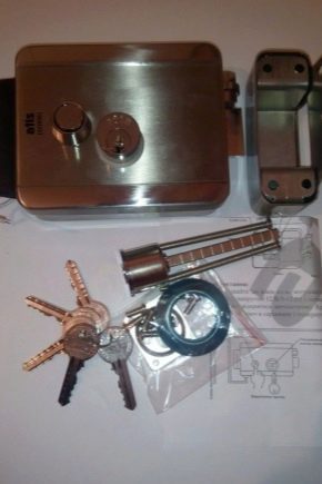 Varieties and technology of installing a patch lock on a metal door