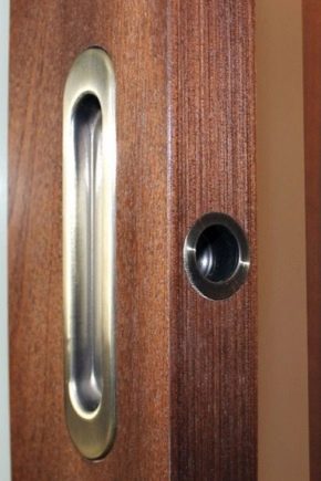 Choosing handles for sliding doors