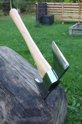 Making an ax from a rail