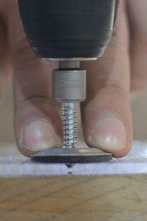 Varieties of self-tapping screws for polycarbonate and their fasteners