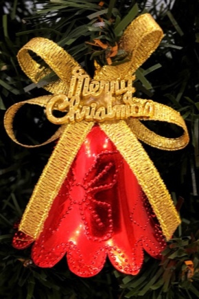 Vánoční mašle na stromě