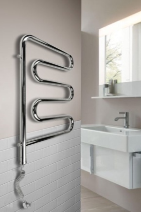 All About Swivel Towel Rails