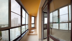 Prancūziškas balkonų stiklinimas