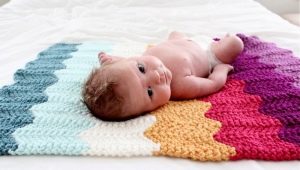 Pături tricotate pentru nou-născuți