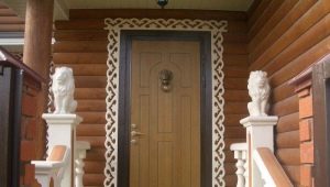 Características das portas de entrada de madeira isoladas