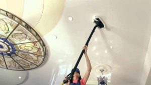 Kako očistiti sjajni rastegljivi plafon kod kuće?