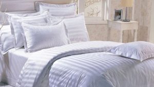 Satin bed linen: assortment and selection features