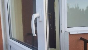 Tipuri și caracteristici de funcționare a mânerelor pentru uși din plastic