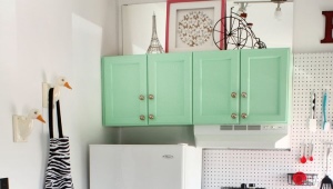 Color solutions for a small kitchen