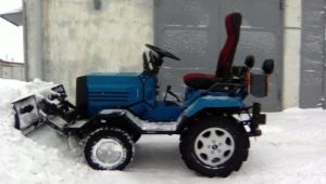 KMZ-012小型拖拉机的特点