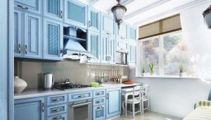 Modrá kuchyně v designu interiéru