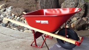 How to choose accessories for a garden wheelbarrow?