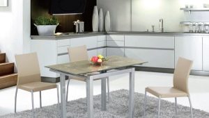 Glass tables for the kitchen: types, designs and examples in the interior