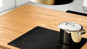 Installing the hob in a worktop