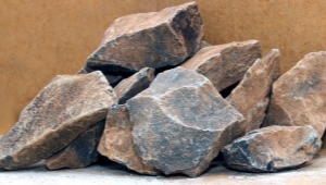 斑岩：类型、性质和应用