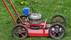 How to make a DIY lawn mower?
