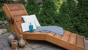 Wooden sun loungers: features and DIY