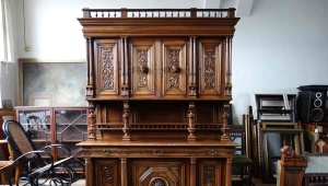 古董餐具柜：内部和修复理念的例子
