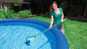 How to wash a frame pool?