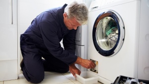Que faire si la machine à laver ne vidange pas l'eau ?