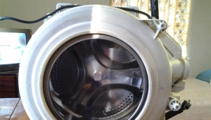 Materiale rezervoare în mașinile de spălat: care sunt folosite și care sunt mai bune?