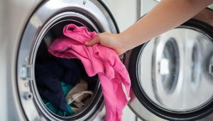 Indesit-vaskemaskinen centrifugerer ikke: hvorfor og hvordan repareres den?