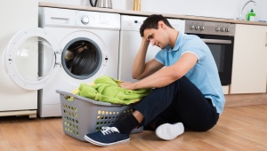Why isn't the drum spinning in the washing machine and what should I do?