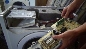 Reparación de tableros de control para lavadoras.
