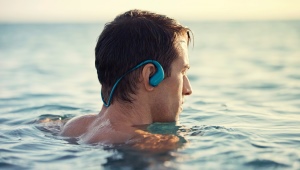 Bezdrátová sluchátka pro plavání v bazénu