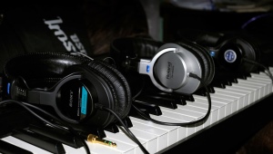 Kopfhörer für einen Synthesizer auswählen