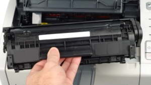 Replacing the cartridge in the printer