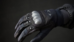 Czym są rękawiczki kevlarowe i jak o nie dbać?