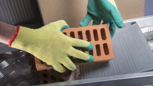 Ce sunt mănușile acoperite cu polimer și cum să le alegi?