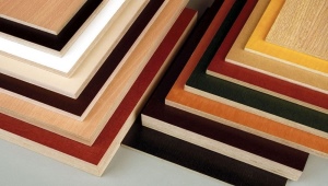 Characteristics and use of laminated moisture resistant plywood