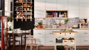 Features and arrangement of boho-style kitchens