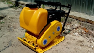 Features of electric vibrating plates