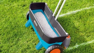 Types and uses of lawn seeders
